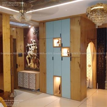 Silver Luxuria, Surat